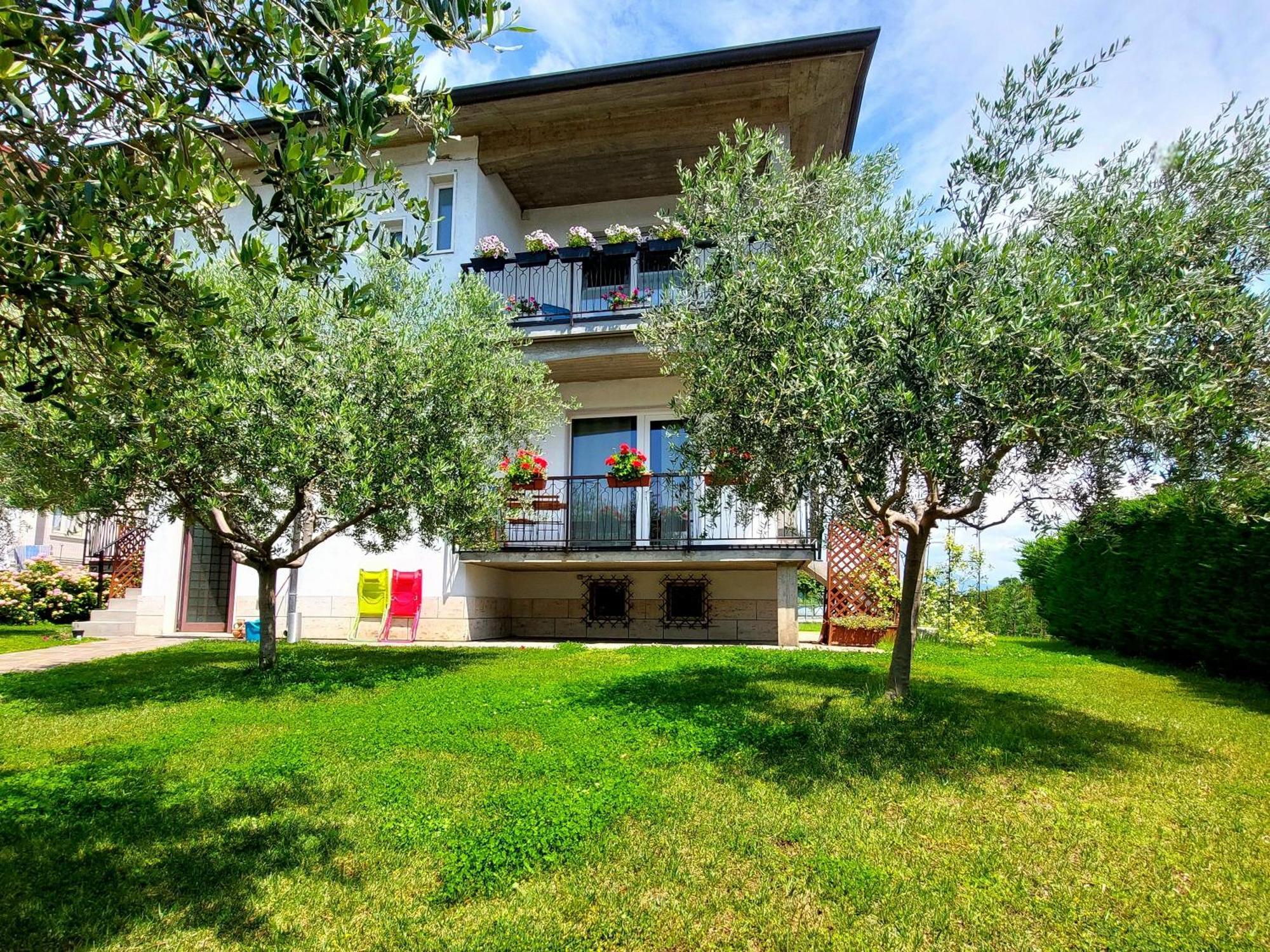 Villa Dolcitalia Tra Gardaland E Le Terme Di Cola Lazise Eksteriør bilde